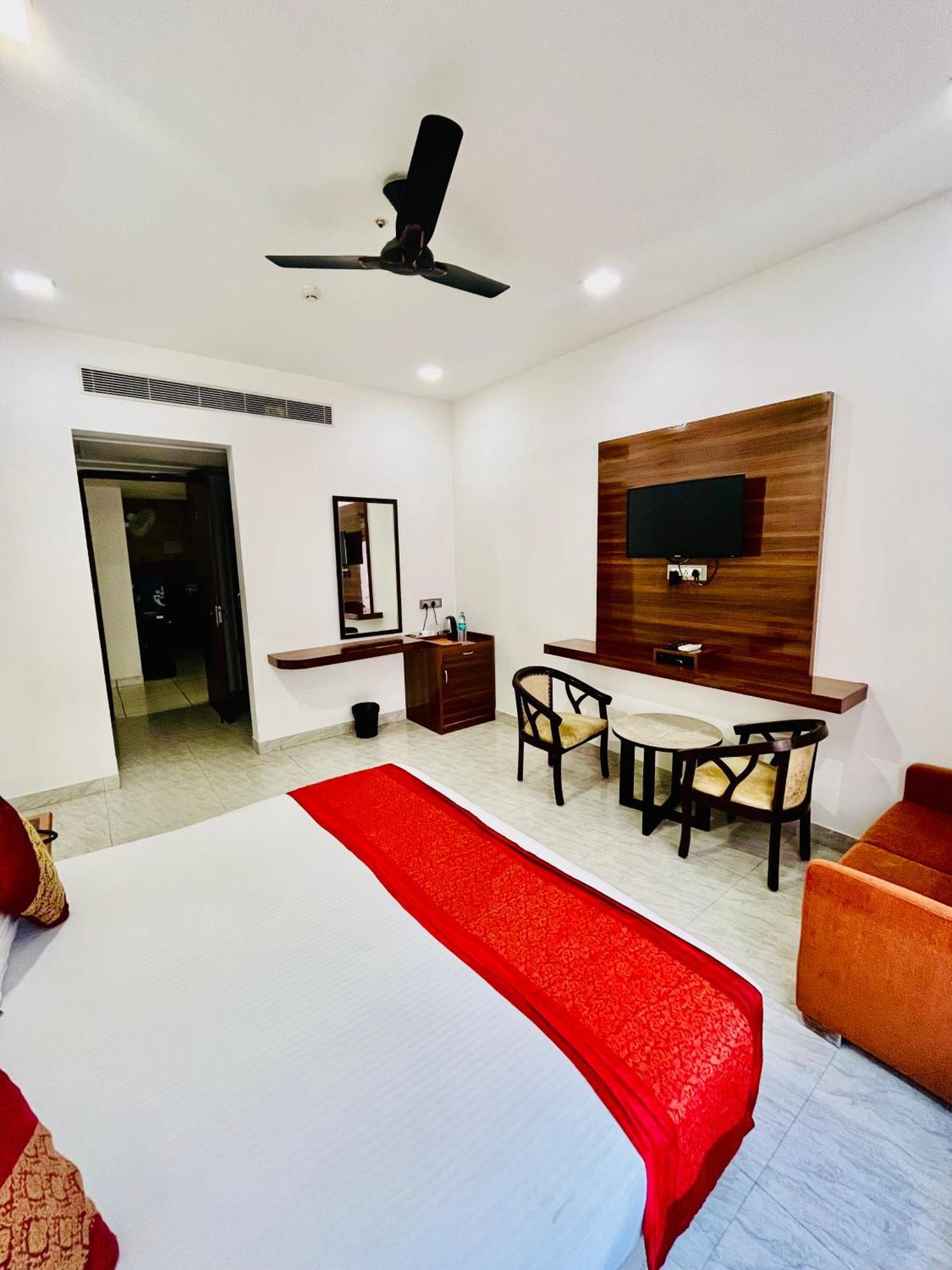 Amora Rooms Dwarka 뉴델리 외부 사진