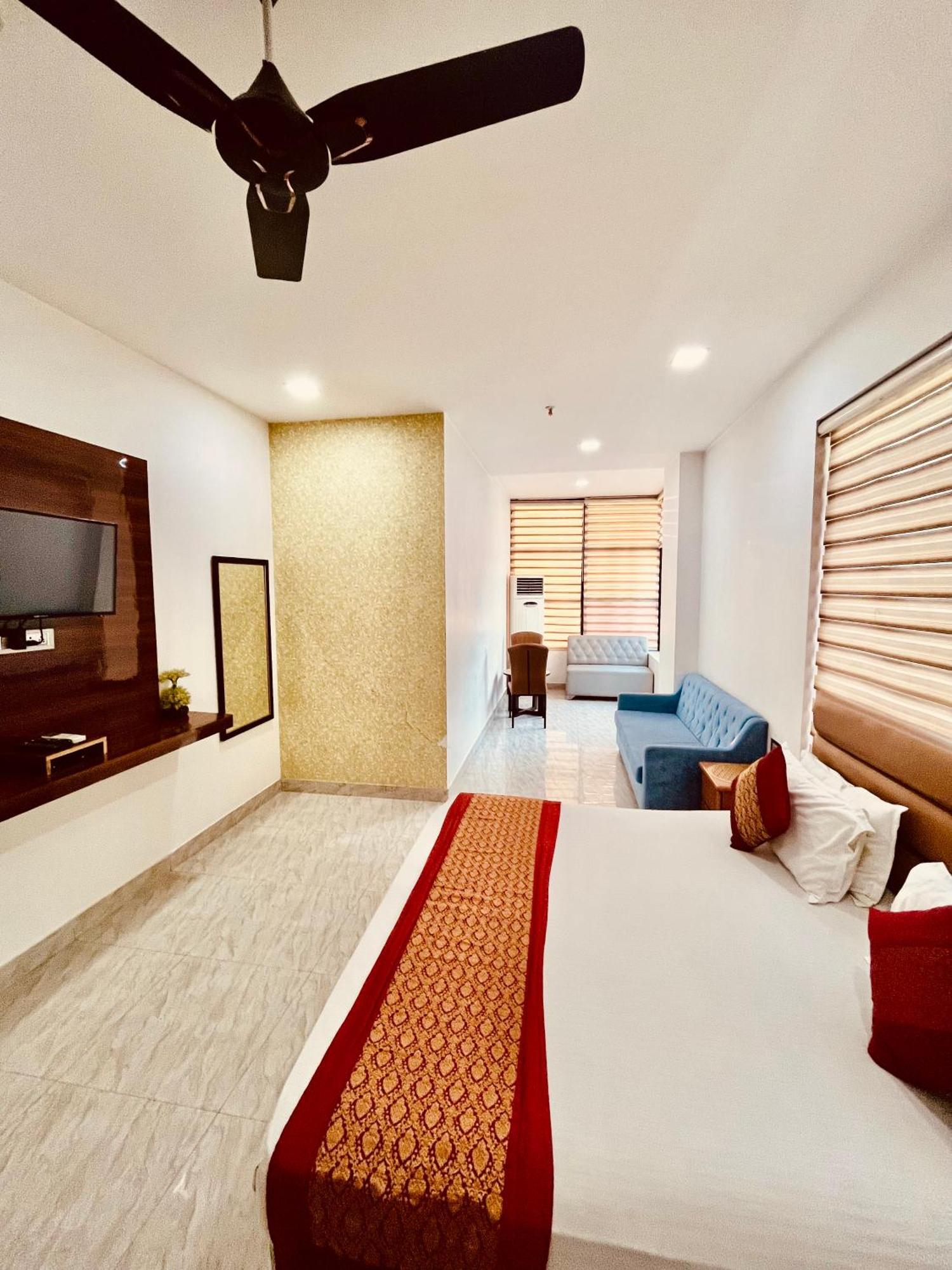 Amora Rooms Dwarka 뉴델리 외부 사진