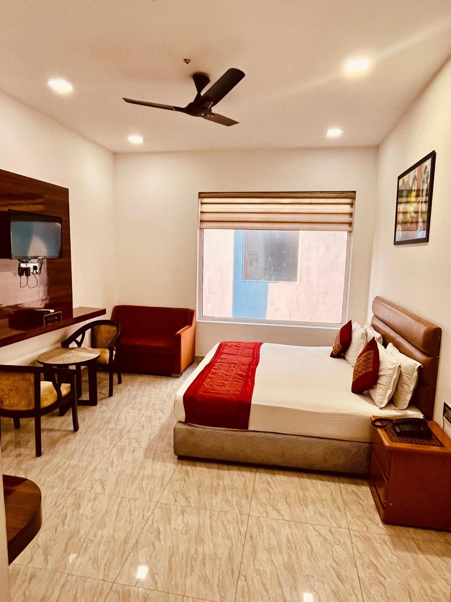 Amora Rooms Dwarka 뉴델리 외부 사진