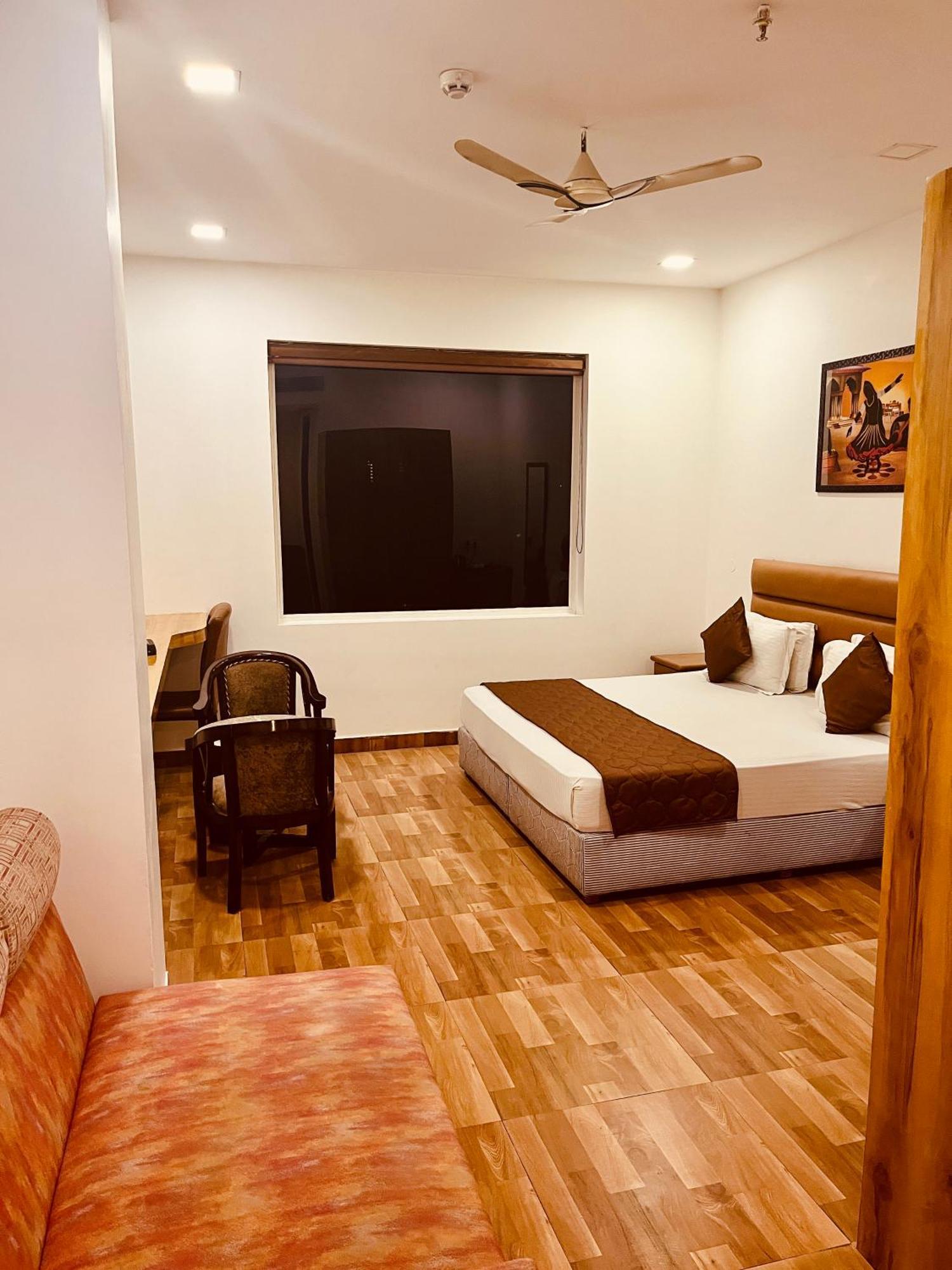 Amora Rooms Dwarka 뉴델리 외부 사진