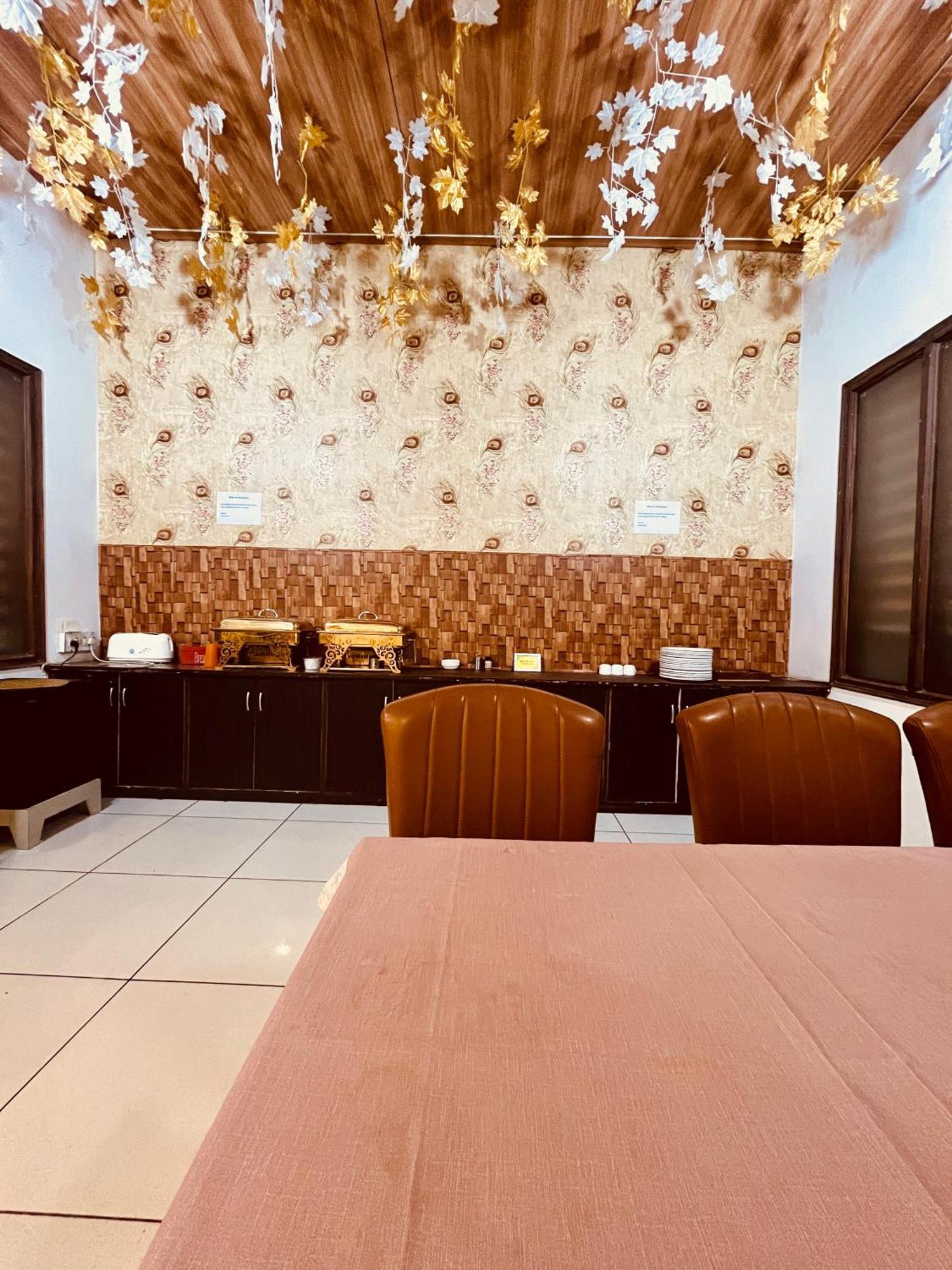 Amora Rooms Dwarka 뉴델리 외부 사진