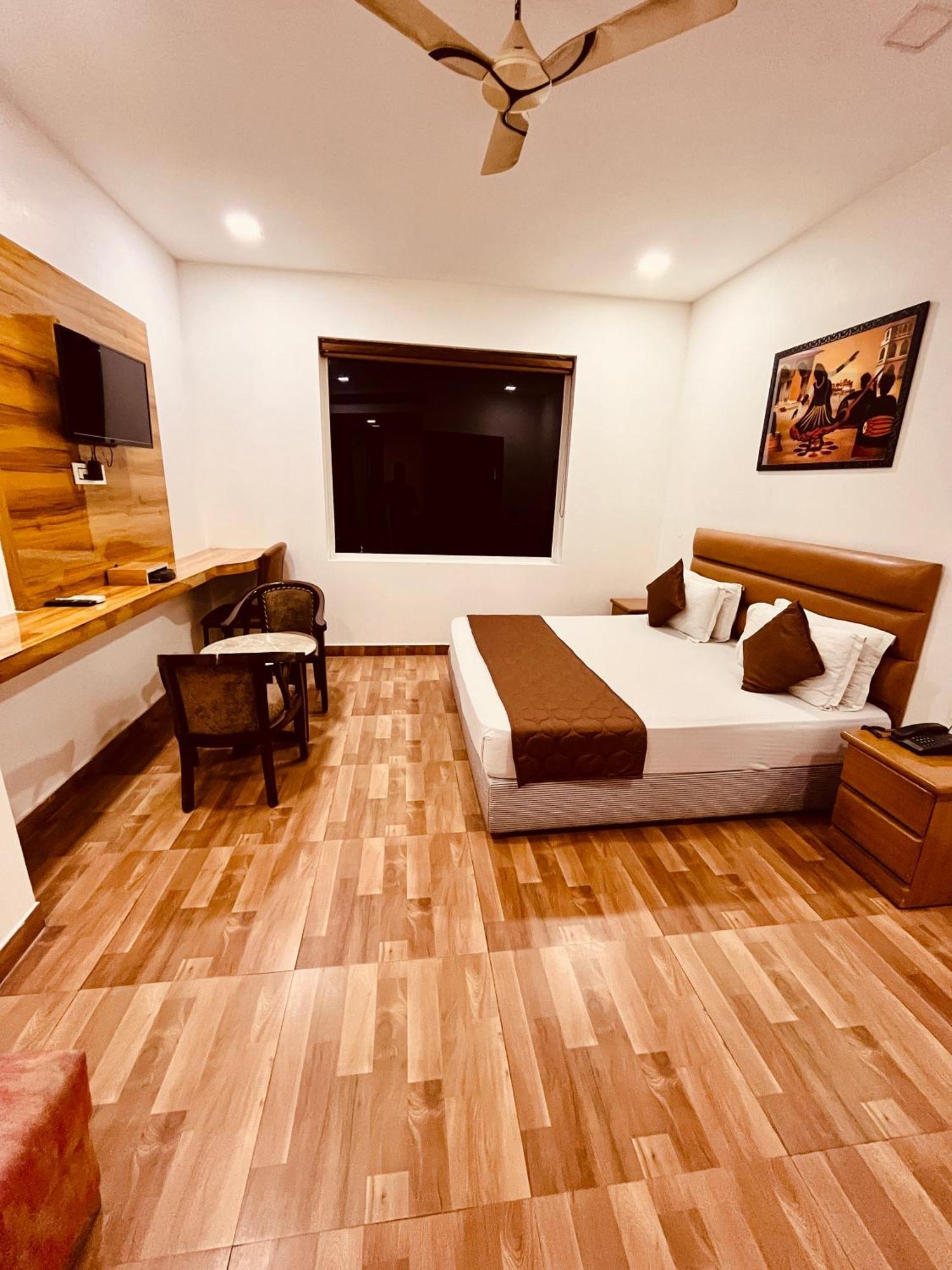 Amora Rooms Dwarka 뉴델리 외부 사진