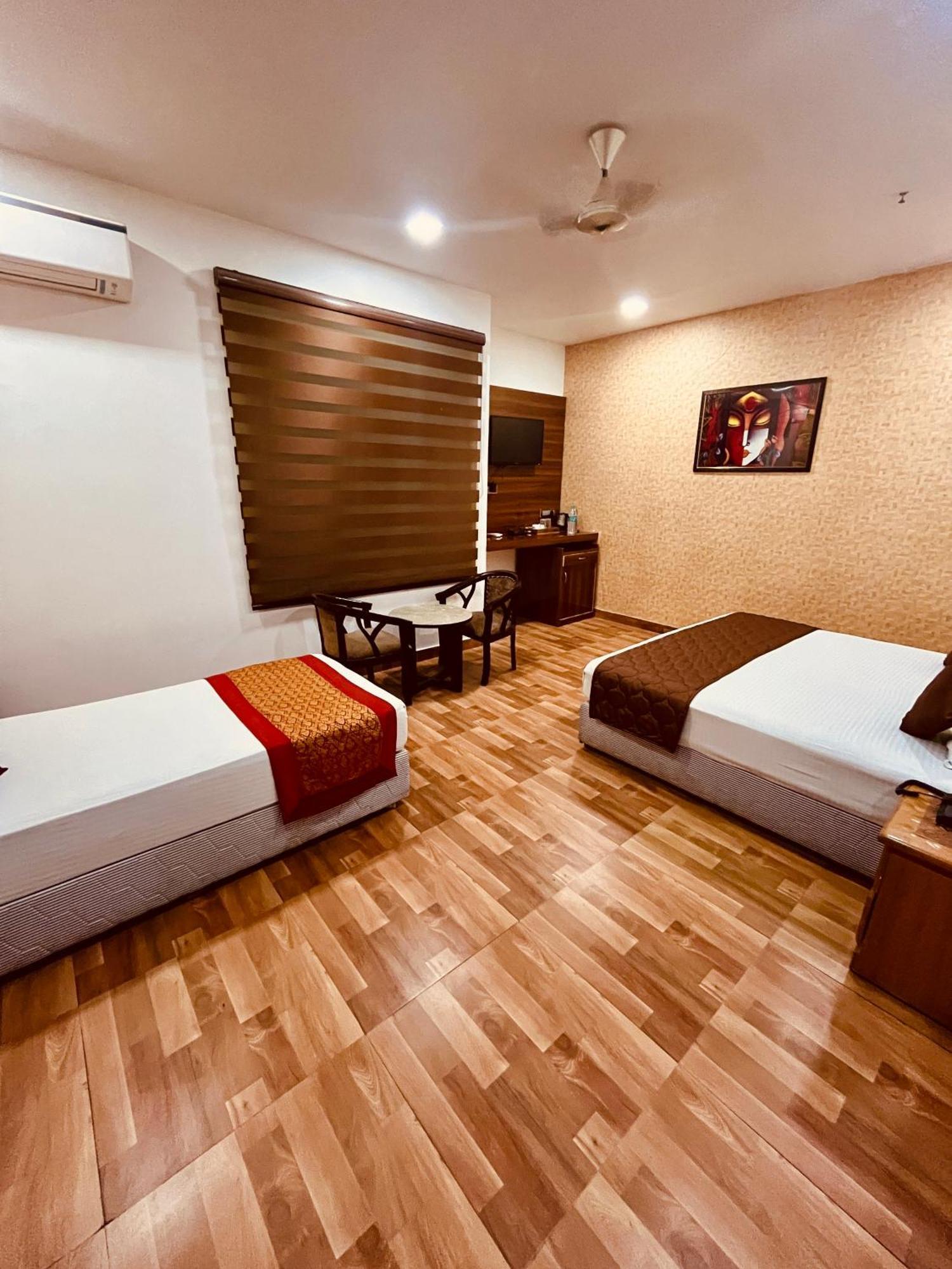 Amora Rooms Dwarka 뉴델리 외부 사진