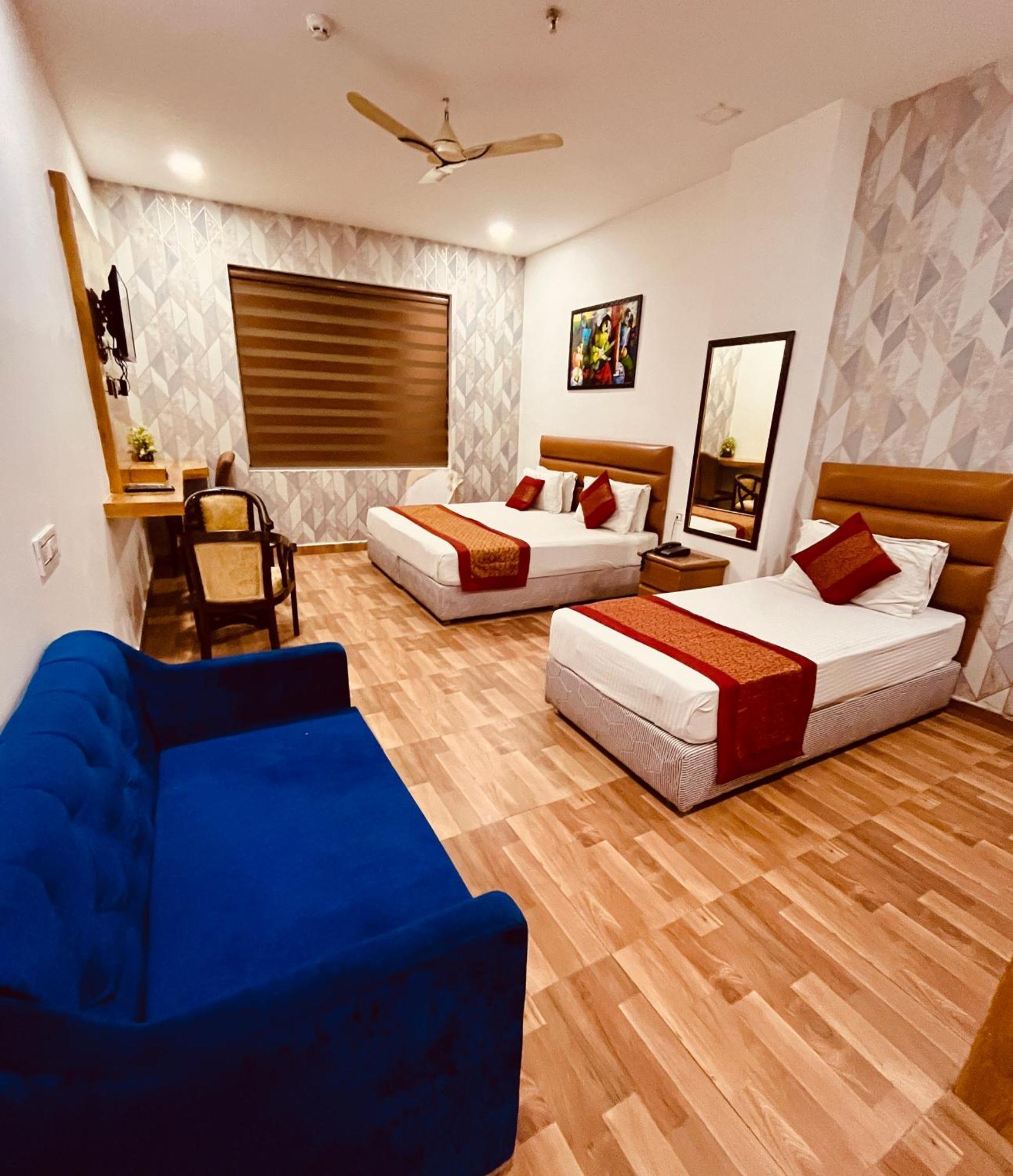 Amora Rooms Dwarka 뉴델리 외부 사진