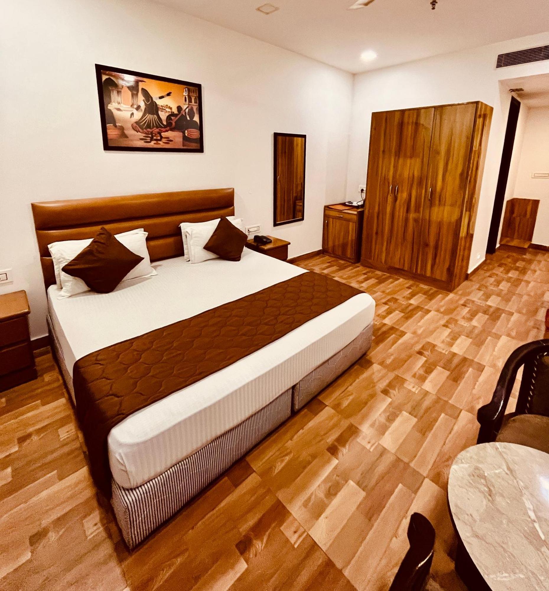 Amora Rooms Dwarka 뉴델리 외부 사진