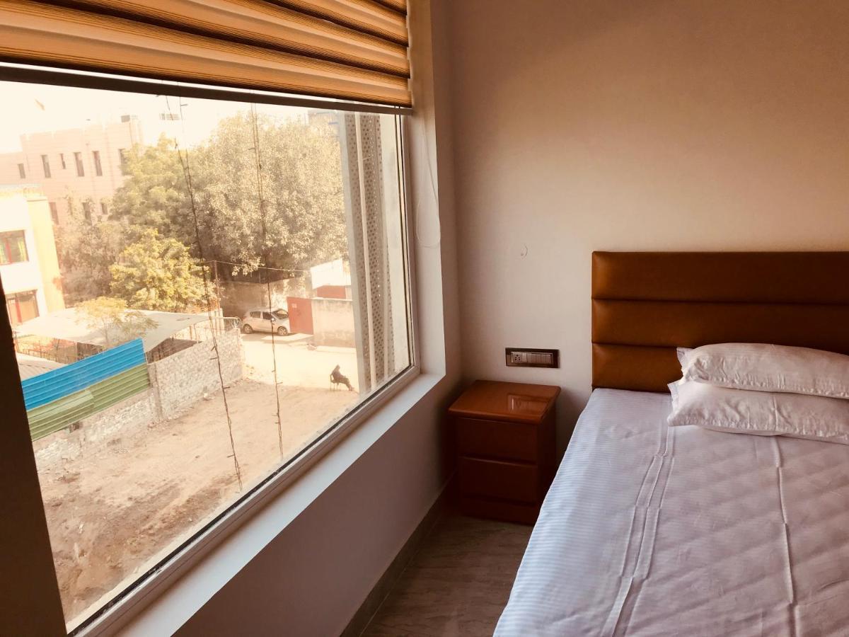 Amora Rooms Dwarka 뉴델리 외부 사진