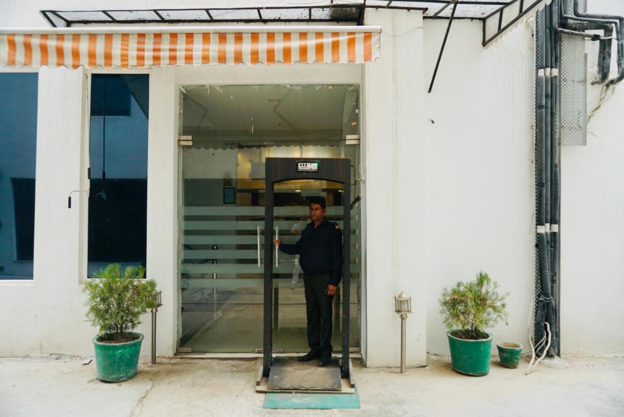 Amora Rooms Dwarka 뉴델리 외부 사진